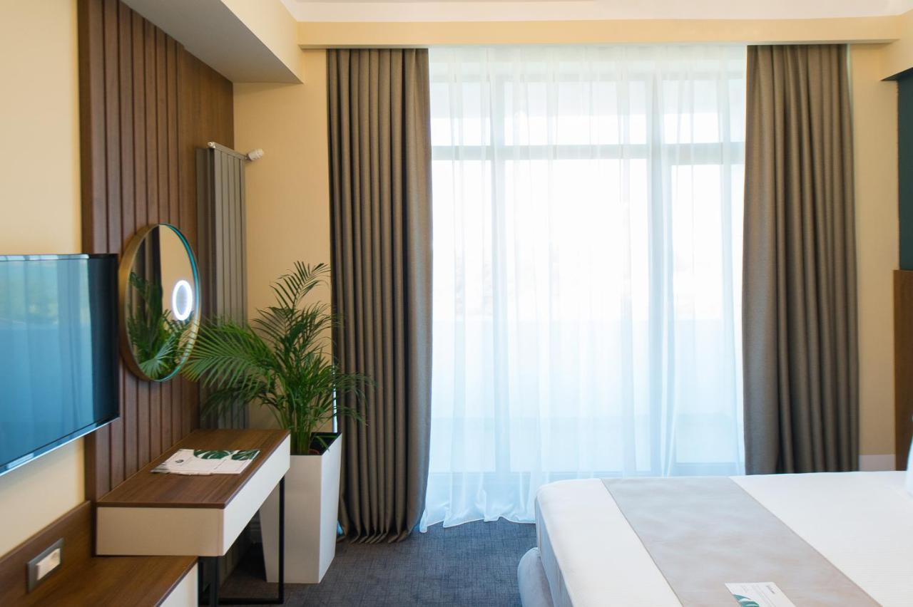 Hotel Oxford Mamaia Buitenkant foto