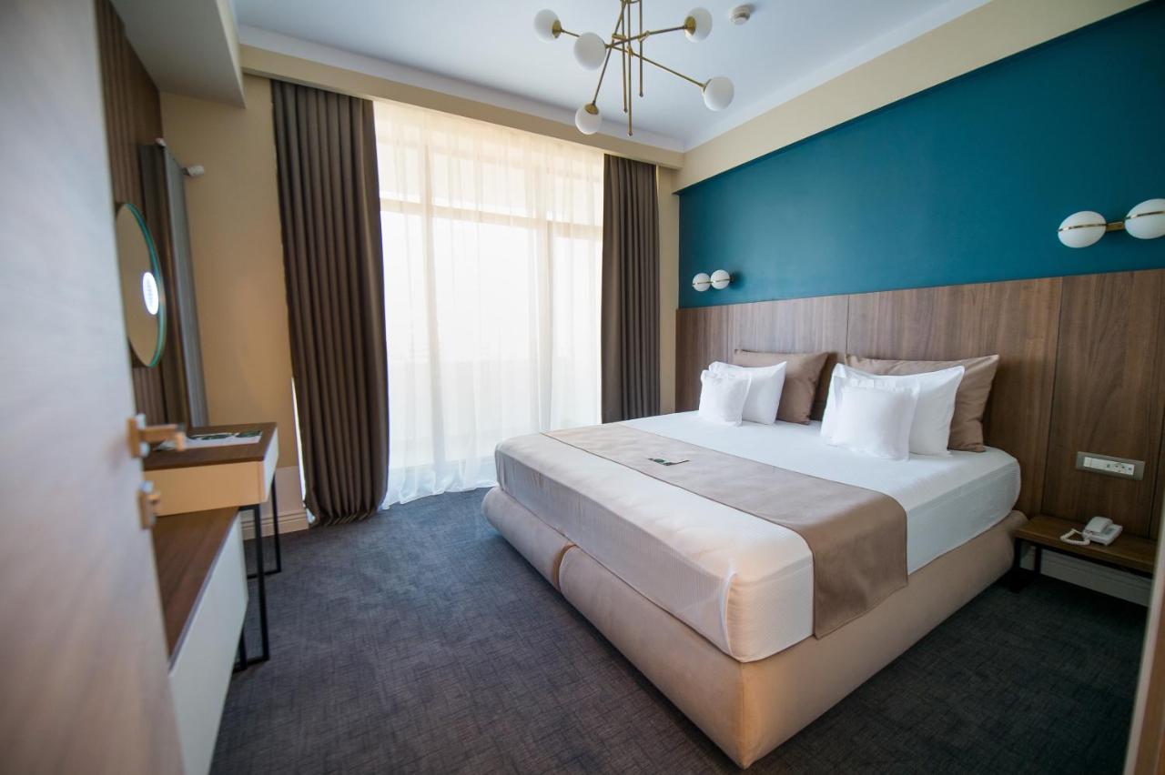 Hotel Oxford Mamaia Buitenkant foto