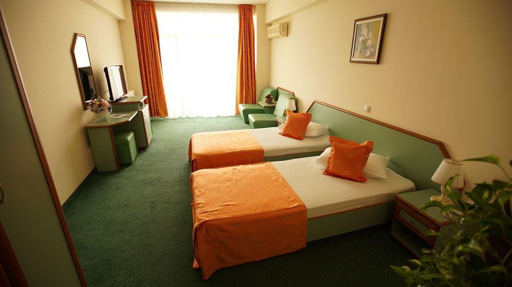 Hotel Oxford Mamaia Buitenkant foto