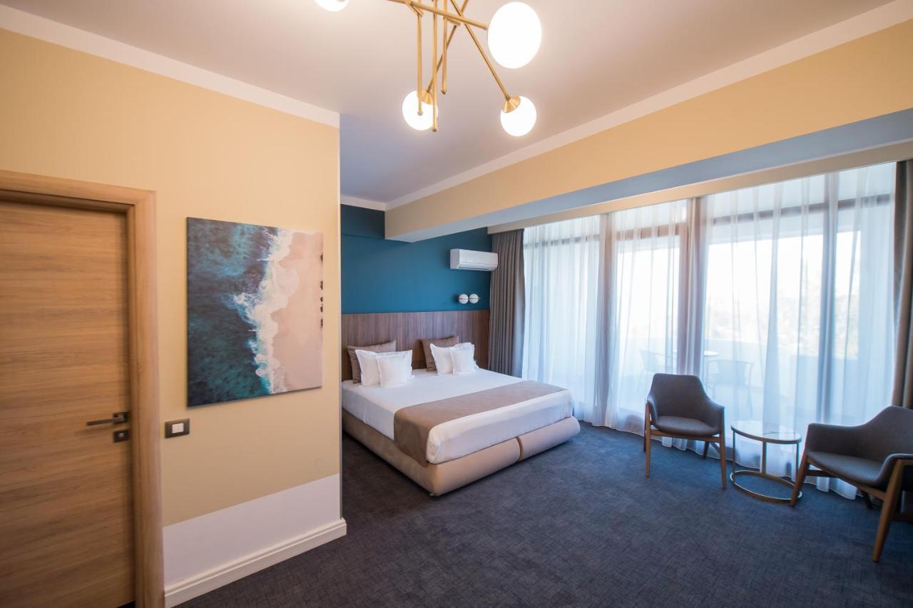Hotel Oxford Mamaia Buitenkant foto