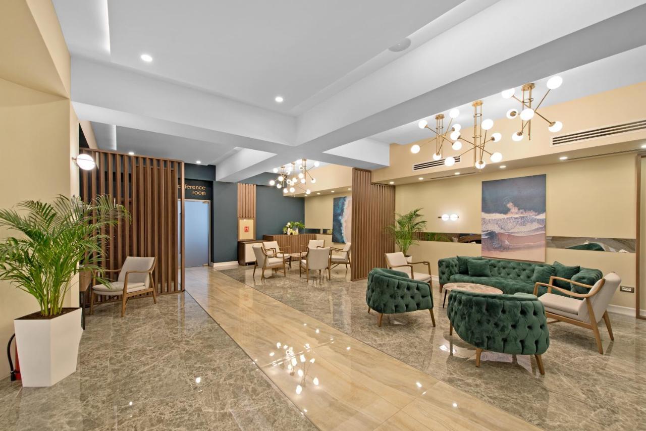 Hotel Oxford Mamaia Buitenkant foto
