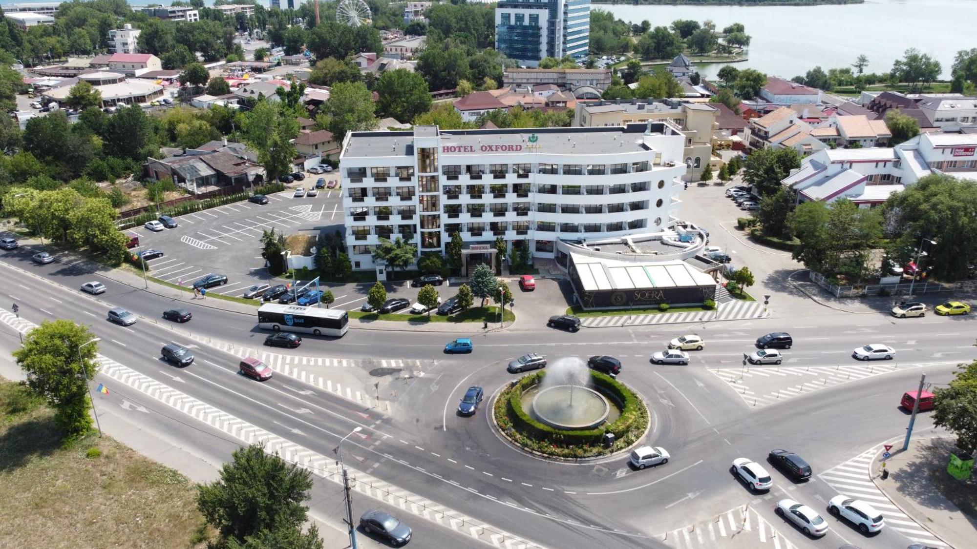 Hotel Oxford Mamaia Buitenkant foto