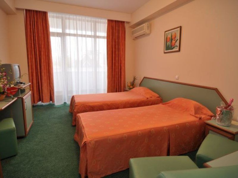 Hotel Oxford Mamaia Buitenkant foto